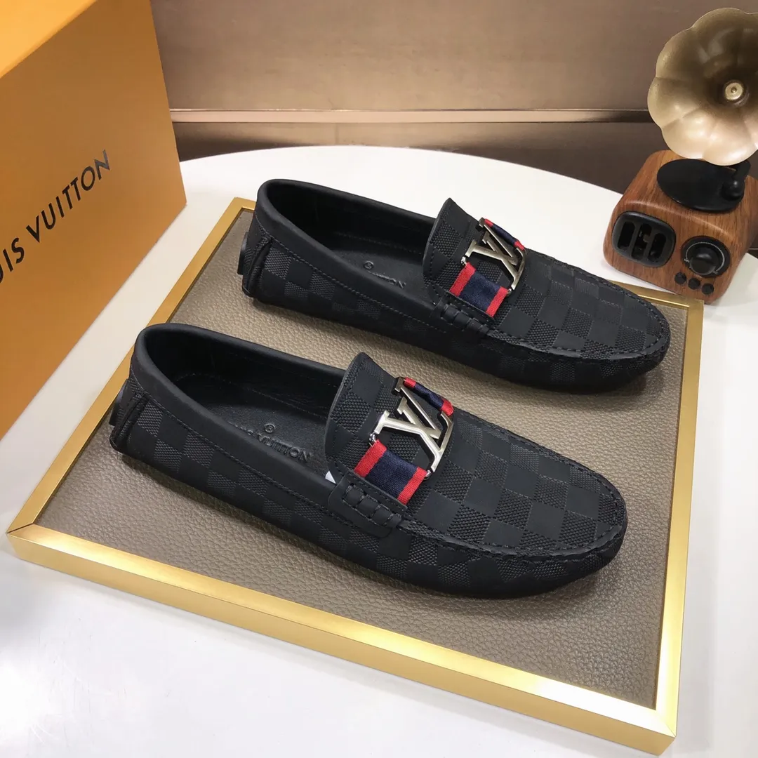 Men's men's shoes 💰420💰 [LV Doudou Shoes] (sheepskin lining) new model is on the market, available on the official website. The new Doudou shoes are processed into single-color materials, and the uppers are made of imported cowhide material. The body of the shoe is fully hemmed with mark thread, and is lined with imported original cowhide leather. The elegant shoe shape is super suitable for all-matching, and the size is 38-44.